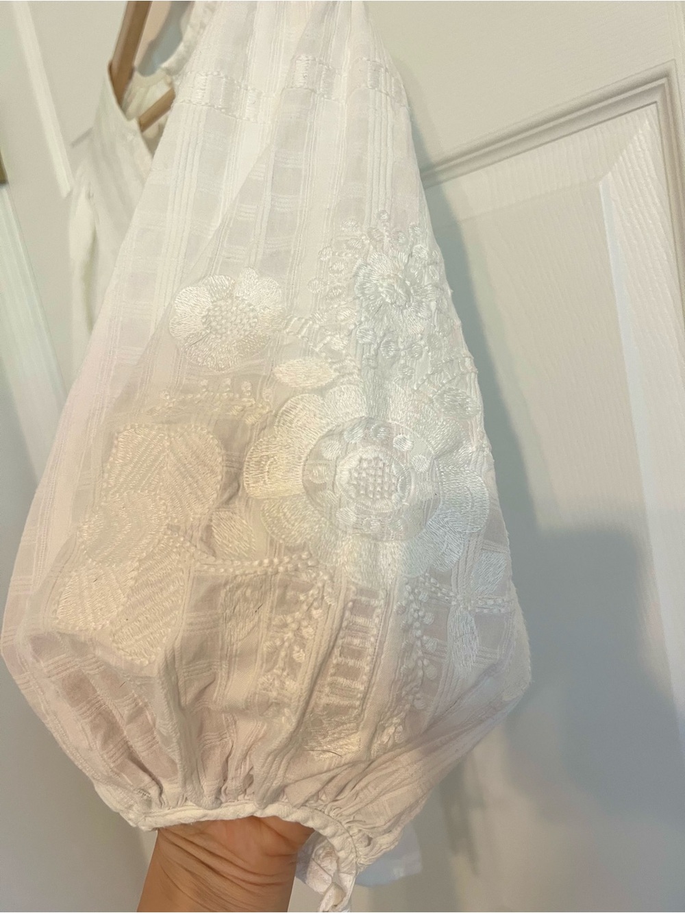 Women's White Embroidered Peasant Blouse - Picture 5 of 8